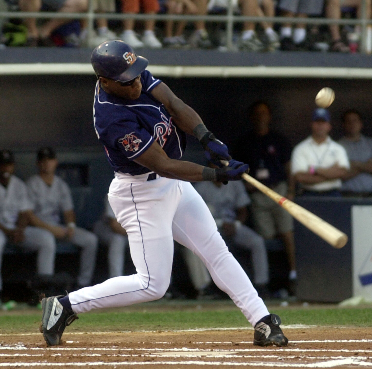 2001: Rickey Henderson becomes 25th player with 3,000 hits